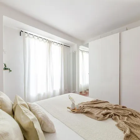 Characteristic One Bedroom Columns Of San Lorenzo *
