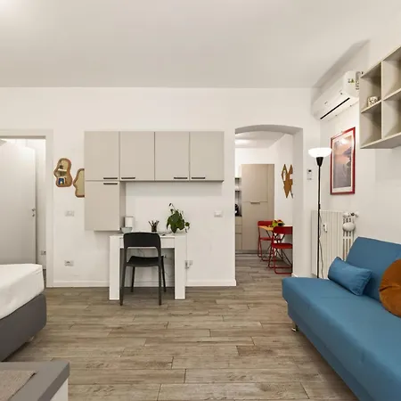 Open Space Con Veranda A Citta Studi Apartment