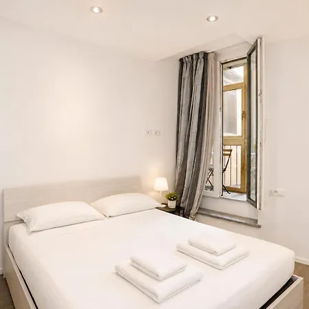 Apartment Colonne San Lorenzo Walk To Duomo & Navigli Mailand