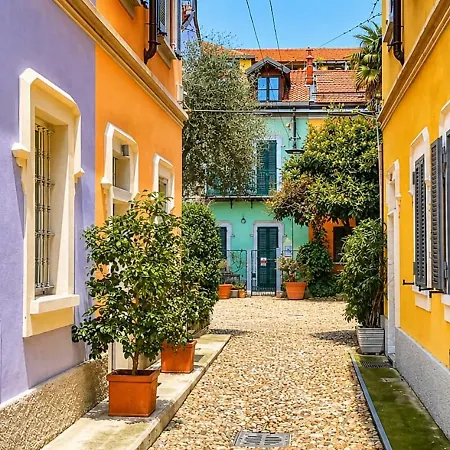 Villa Rainbow District Mood *