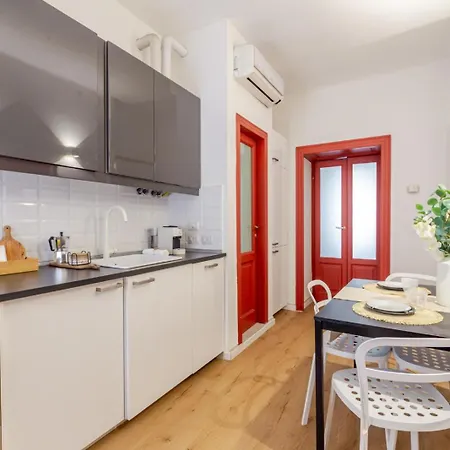 Apartment Characteristic One Bedroom Columns Of San Lorenzo