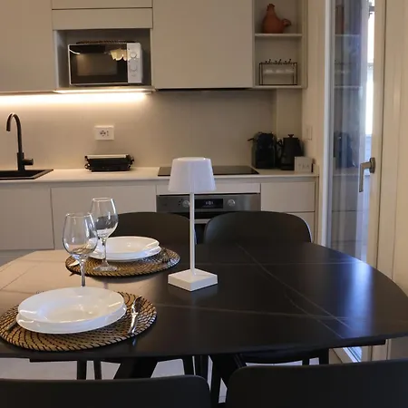 Bright, Comfortable Milanese Refuge