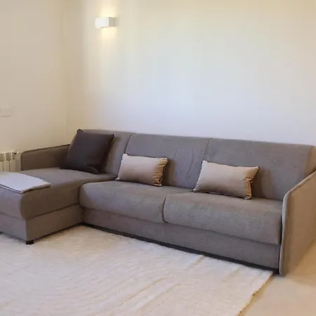 アパート Bright, Comfortable Milanese Refuge ミラノ