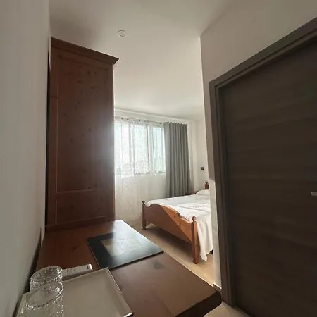 Gallarate Panzió *