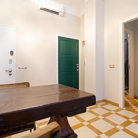 Dibraluxurysuites Duomo Affittacamere Milano