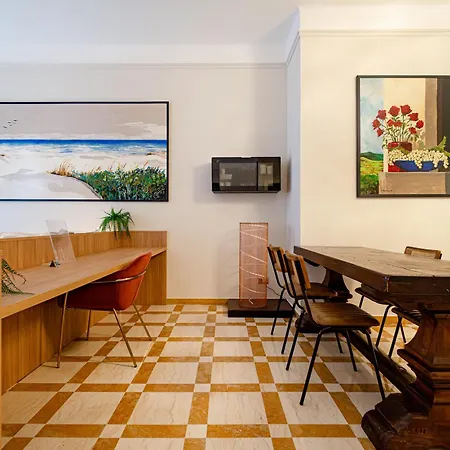 Dibraluxurysuites Duomo Affittacamere 4*