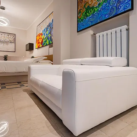 Dibraluxurysuites Duomo Affittacamere Milano