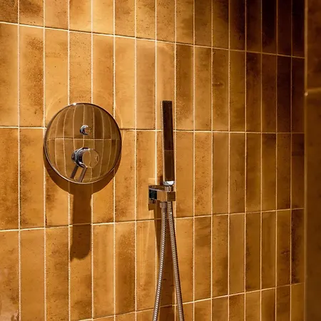 Navigli - Leobrothers - Alzaia Naviglio Pavese 8 3*