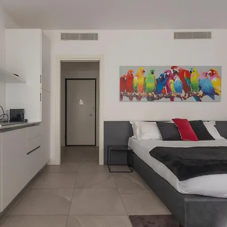 Hotiday Porta Venezia Aparthotel 3*