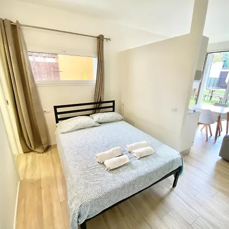 Mercantini - Cozy, Sleeps 13 * ميلان
