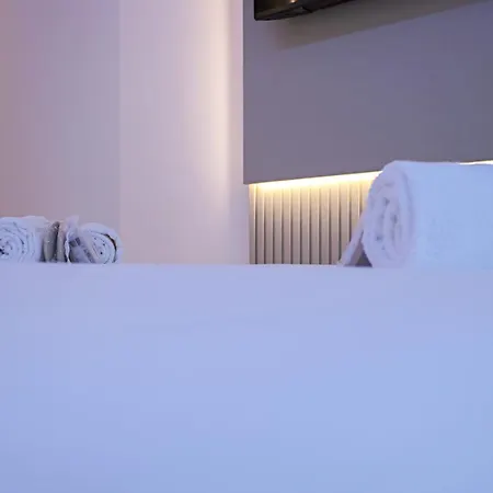 Duomo Hub - Boutique Guest With Self Check-in 3* מילאנו