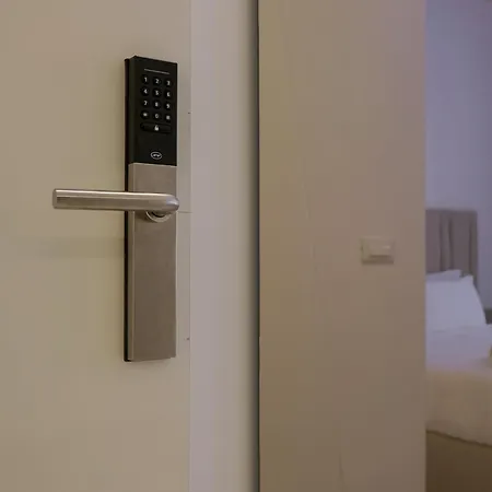 לינה וארוחת בוקר Duomo Hub - Boutique Guest With Self Check-in 3*