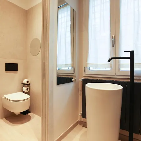 Residenza Smeraldo ゲストハウス 4*
