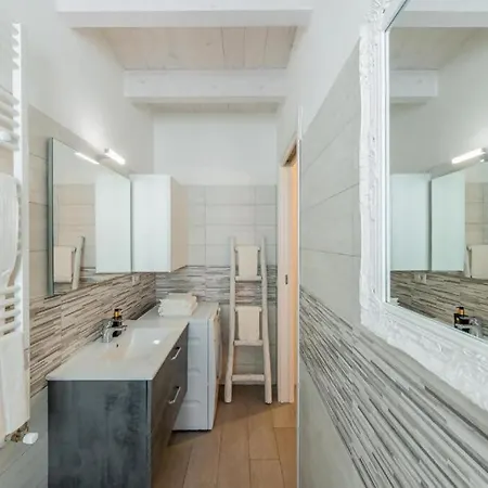 Aura Milanese