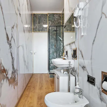 ゲストハウス Bicocca Niguarda A 15min Dal Duomo 4*