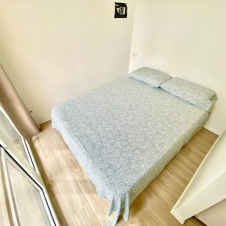 Mercantini - Cozy, Sleeps 13 * ميلان