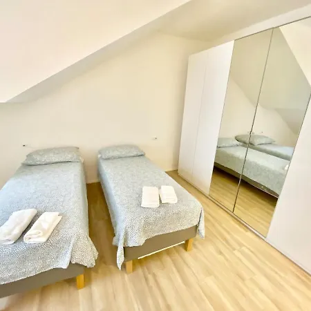 فيلة Mercantini - Cozy, Sleeps 13 ميلان