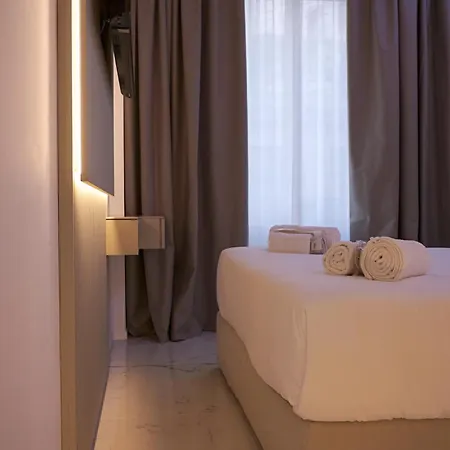 Duomo Hub - Boutique Guest With Self Check-in 3* מילאנו