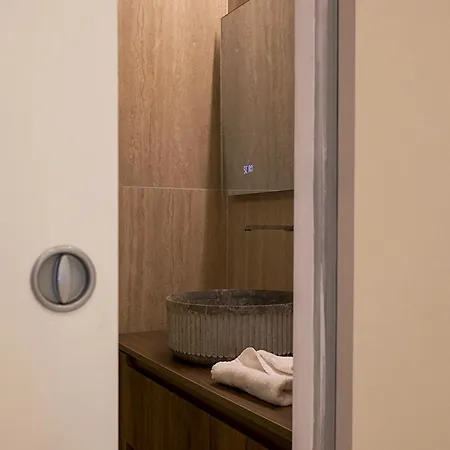 Duomo Hub - Boutique Guest With Self Check-in לינה וארוחת בוקר מילאנו