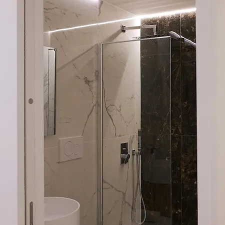 Duomo Hub - Boutique Guest With Self Check-in לינה וארוחת בוקר 3*