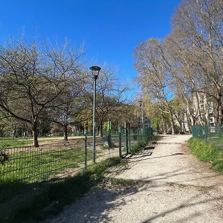 Cozy Near Pagano Gardens - Citylife アパートホテル ミラノ