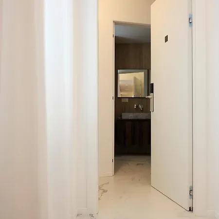 לינה וארוחת בוקר Duomo Hub - Boutique Guest With Self Check-in 3*