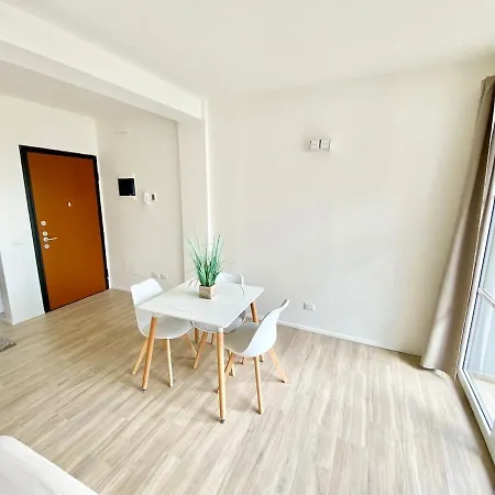 Mercantini - Cozy, Sleeps 13 Milano
