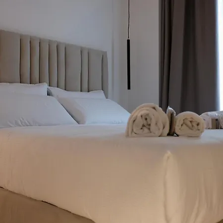 Duomo Hub - Boutique Guest With Self Check-in מילאנו