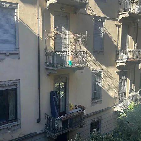 アパートホテル Cozy Near Pagano Gardens - Citylife 3*