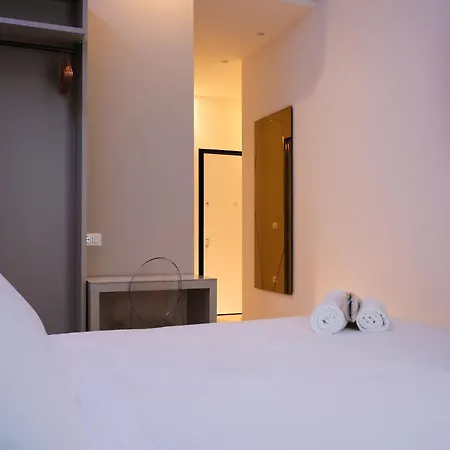 Duomo Hub - Boutique Guest With Self Check-in לינה וארוחת בוקר 3*