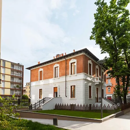 Lägenhetshotell Limehome Navigli 4*