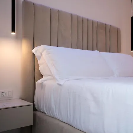 לינה וארוחת בוקר Duomo Hub - Boutique Guest With Self Check-in 3*