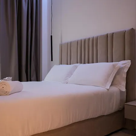 Duomo Hub - Boutique Guest With Self Check-in לינה וארוחת בוקר 3*