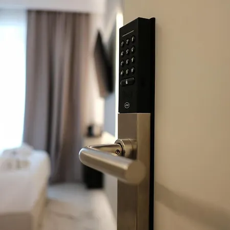 Duomo Hub - Boutique Guest With Self Check-in לינה וארוחת בוקר מילאנו