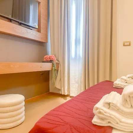 ゲストハウス Galvani Luxury 3*