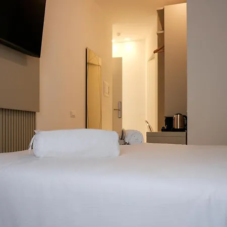 לינה וארוחת בוקר Duomo Hub - Boutique Guest With Self Check-in