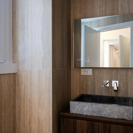 Duomo Hub - Boutique Guest With Self Check-in לינה וארוחת בוקר