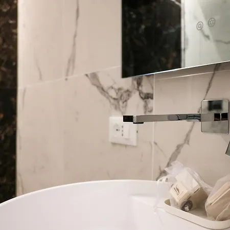 Duomo Hub - Boutique Guest With Self Check-in