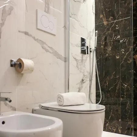 Duomo Hub - Boutique Guest With Self Check-in מילאנו