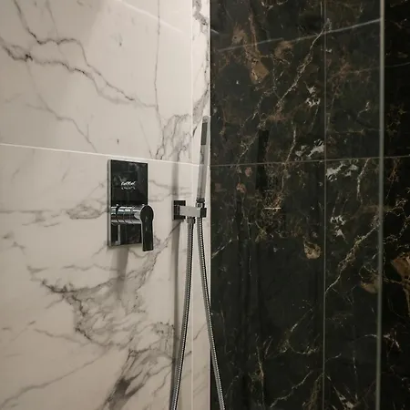 Duomo Hub - Boutique Guest With Self Check-in 3* מילאנו