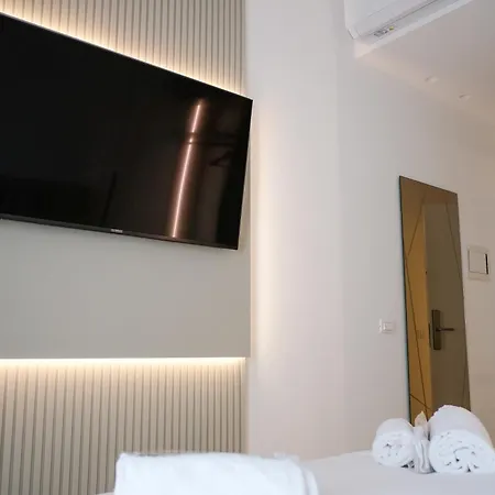 לינה וארוחת בוקר Duomo Hub - Boutique Guest With Self Check-in