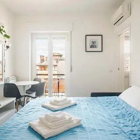 شقة Chic Con Cucina Indipendente E Terrazzino ميلان