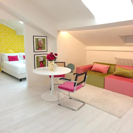 In Center Duomo, Designed, Ac, Wi-fi, Metro Apartamento *