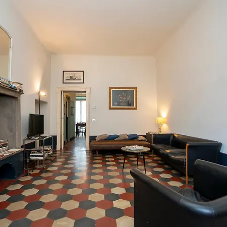 Casa Enissa, 20 Min From Duomo - 10 Min From Peace Arch Apartamento Milán