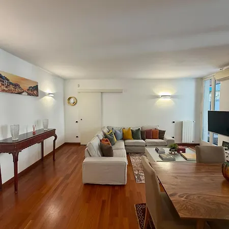 Apartamento Splendido Trilocale Con Terrazzo In Zona Navigli