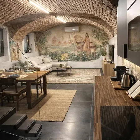 Luxury Brera Loft شقة *