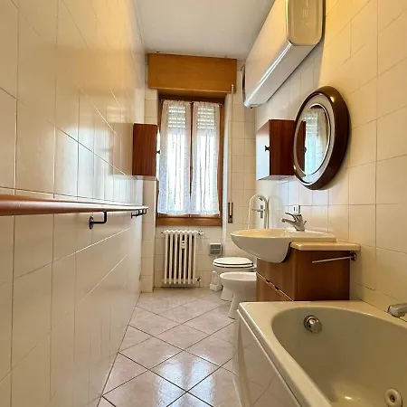 La Fenice 10 Minutes From The Station Design Week Апартаменты *