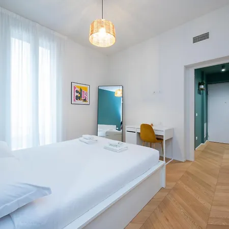 Luxury - Caccialepori 3 *