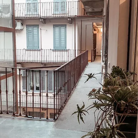 Modern And Quiet Near Porta Venezia Metro アパート *