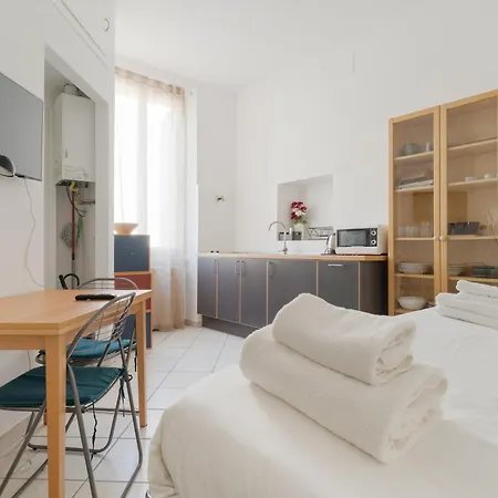 Guesthost - Comfy X2 In Navigli District Apartamento